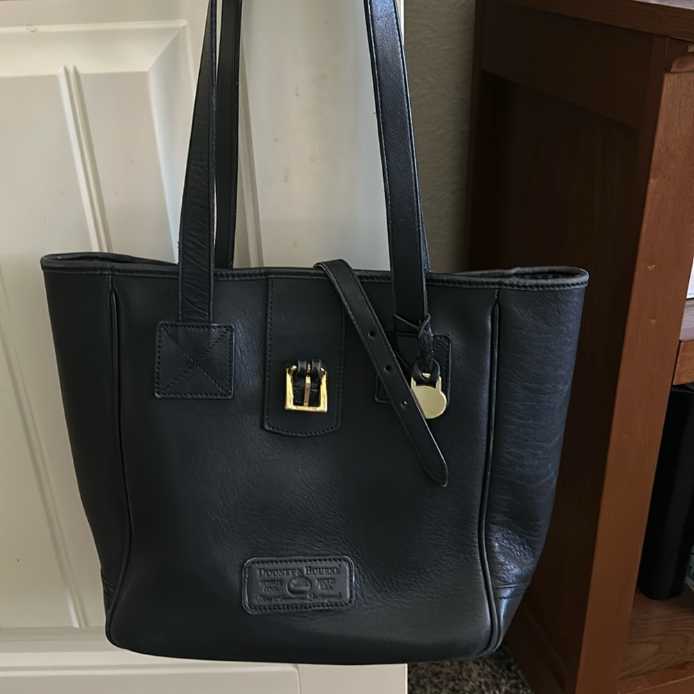 Vintage black Dooney & Bourke leather tote